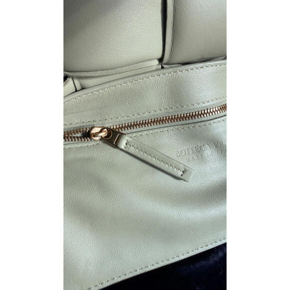 BOTTEGA VENETA Padded Cassette TRAVERTINE Lambskin - Picture 10 of 16